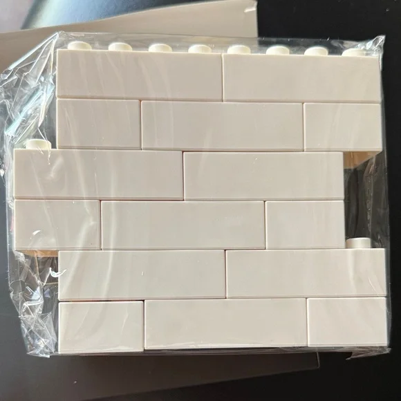 Building Block Set Jigsaw Puzzle - Black & Gold Gift Box - Picture 7 of 7